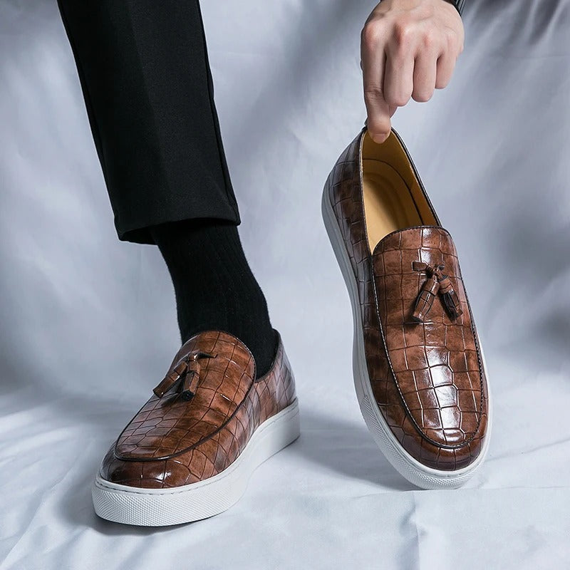 Men's Elegant Leather Loafers with Sophisticated Design