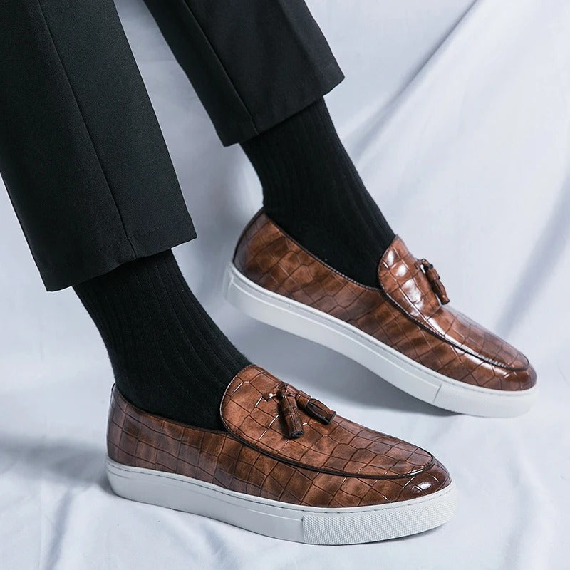 Men's Elegant Leather Loafers with Sophisticated Design