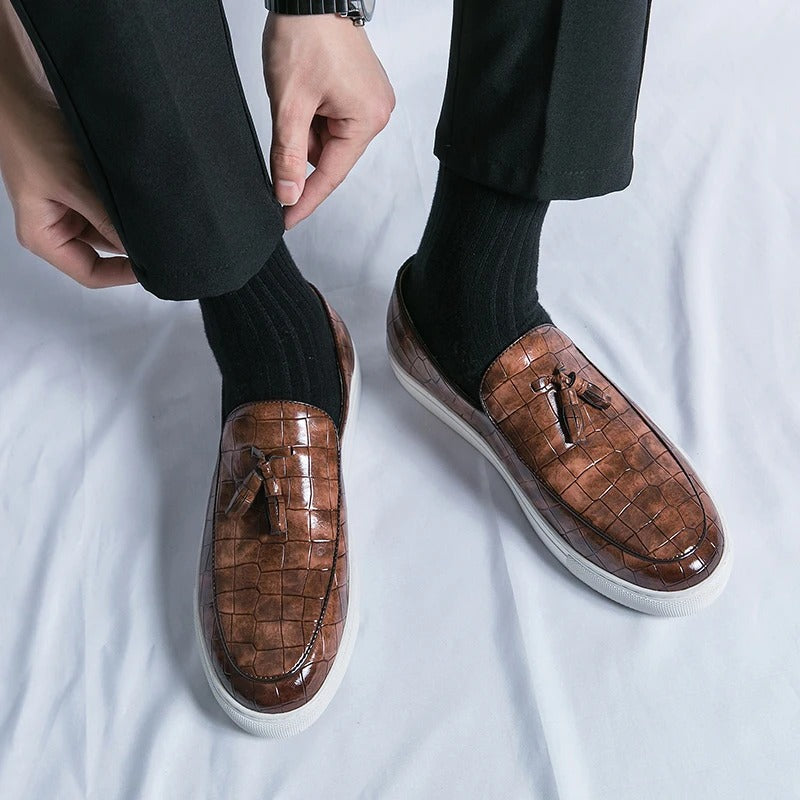 Men's Elegant Leather Loafers with Sophisticated Design