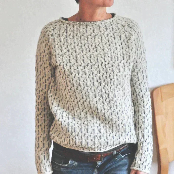 Women's Stylish Soft Sweater with Round Neckline