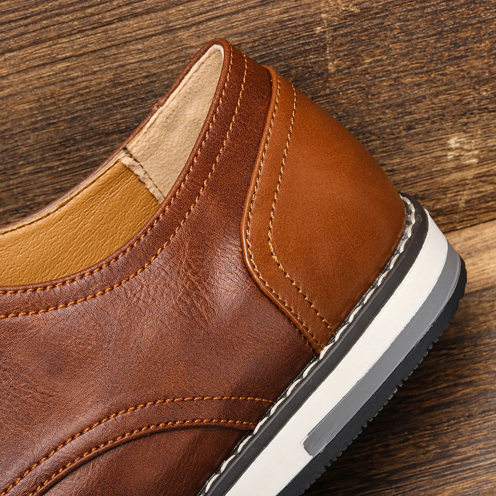 Men's Comfortable Durable Shoes with Classic Lacing