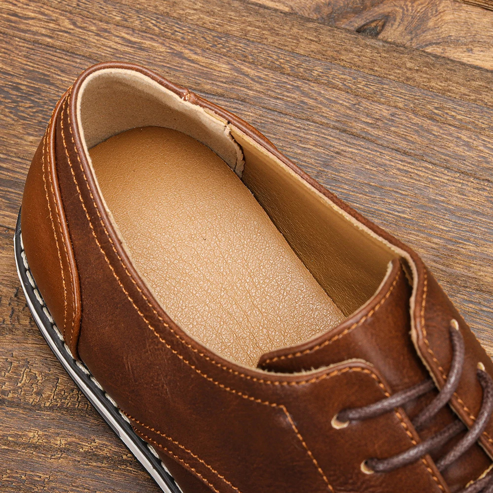 Men's Comfortable Durable Shoes with Classic Lacing