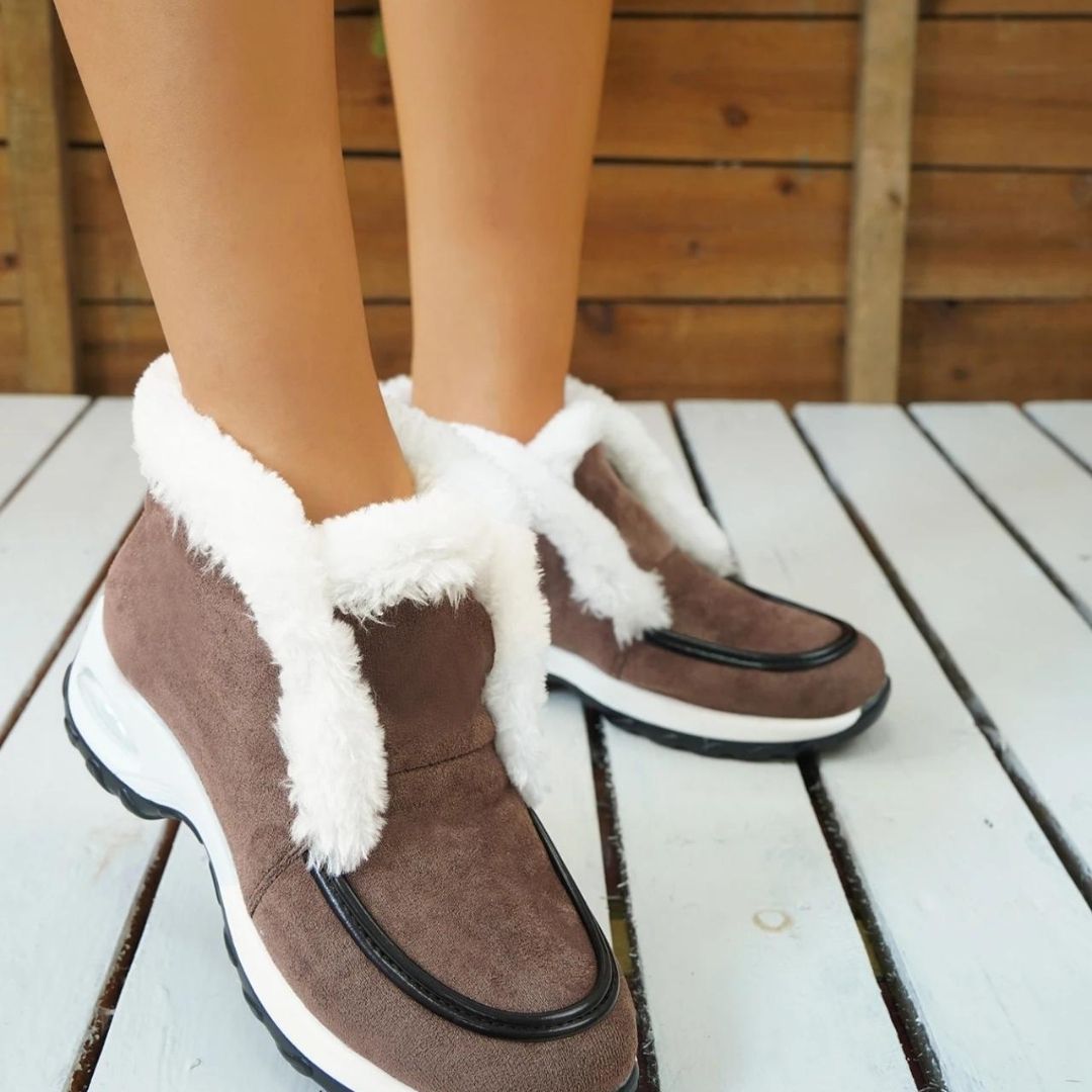 Women's Elegant Warm Lined Ankle Boot with Downy Detail