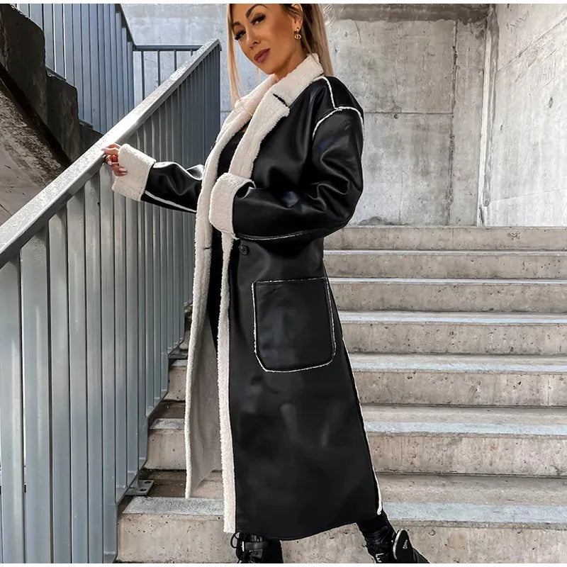 Women's Stylish Leather Jacket with Fur Collar and Functional Pockets