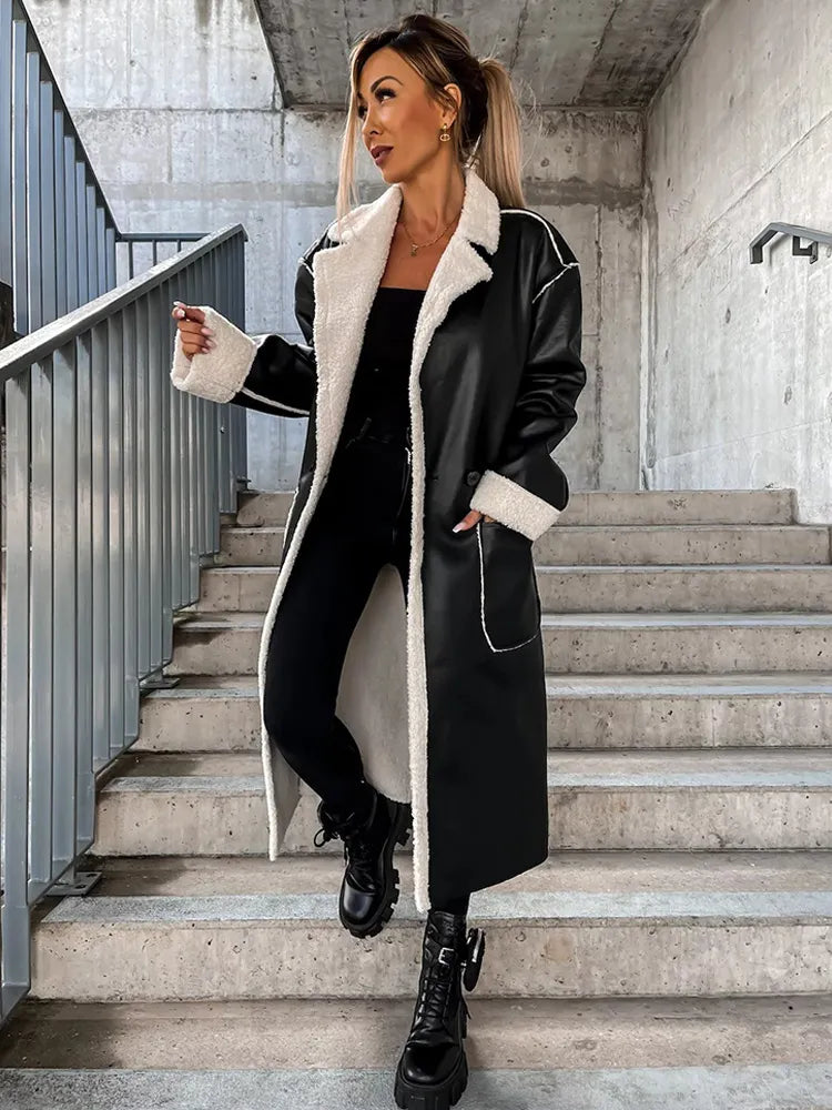 Women's Stylish Leather Jacket with Fur Collar and Functional Pockets
